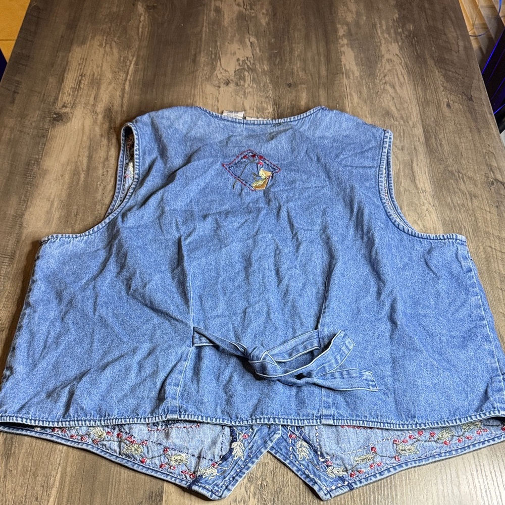 Vintage Cottagecore Bobbie Brooks Denim Vest with Floral Embroidery - Picture 6 of 6